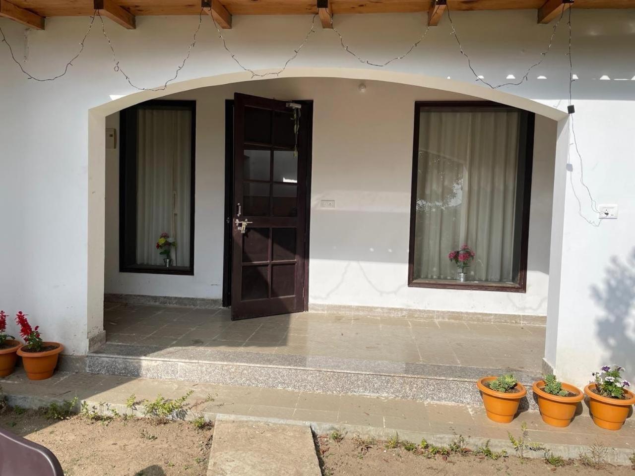 Kafal Tree Home Stay - Pet Friendly Bhowali Buitenkant foto